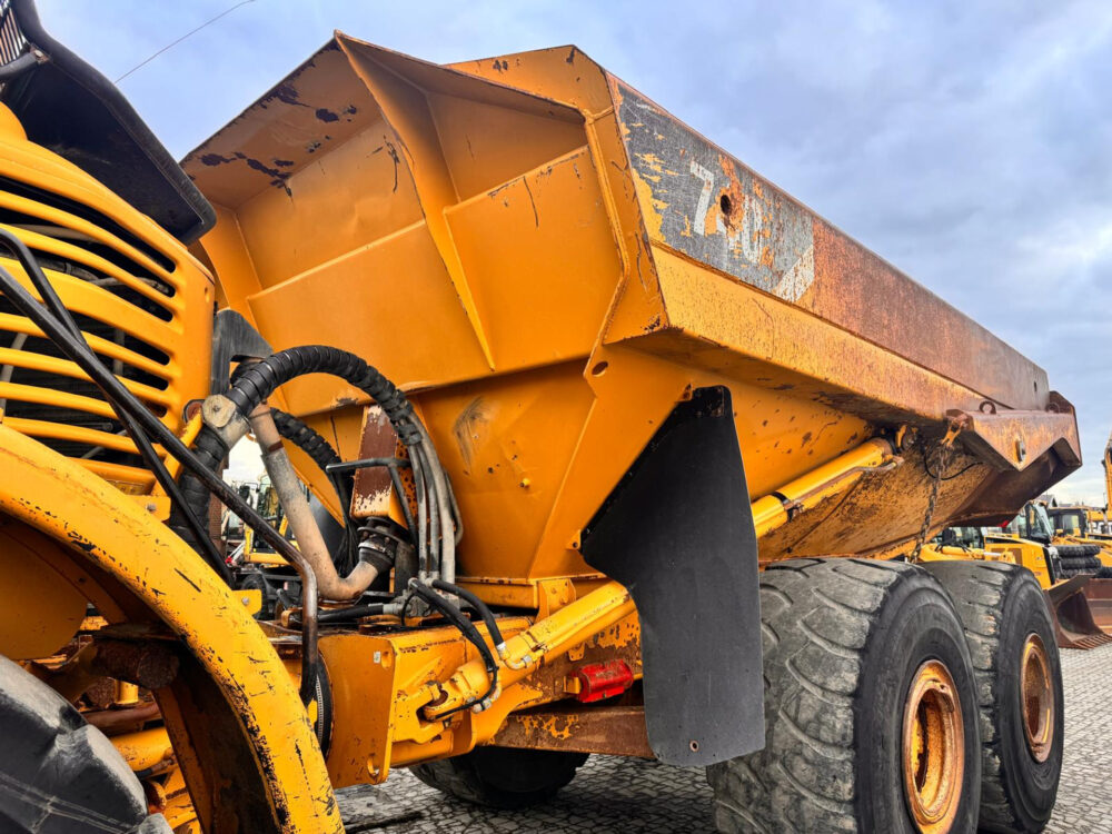 Caterpillar 740 knikdumper