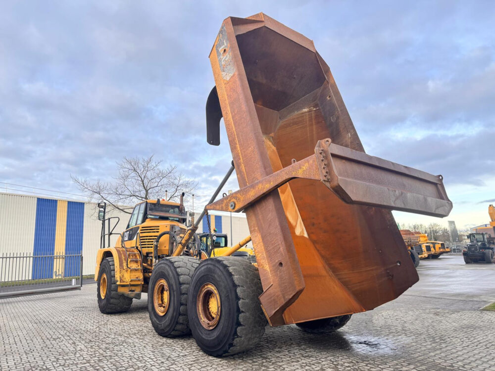 Caterpillar 740 knikdumper