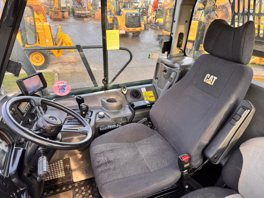 Caterpillar 740 knikdumper