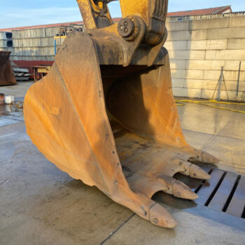 Caterpillar 374F L rupsgraafmachine