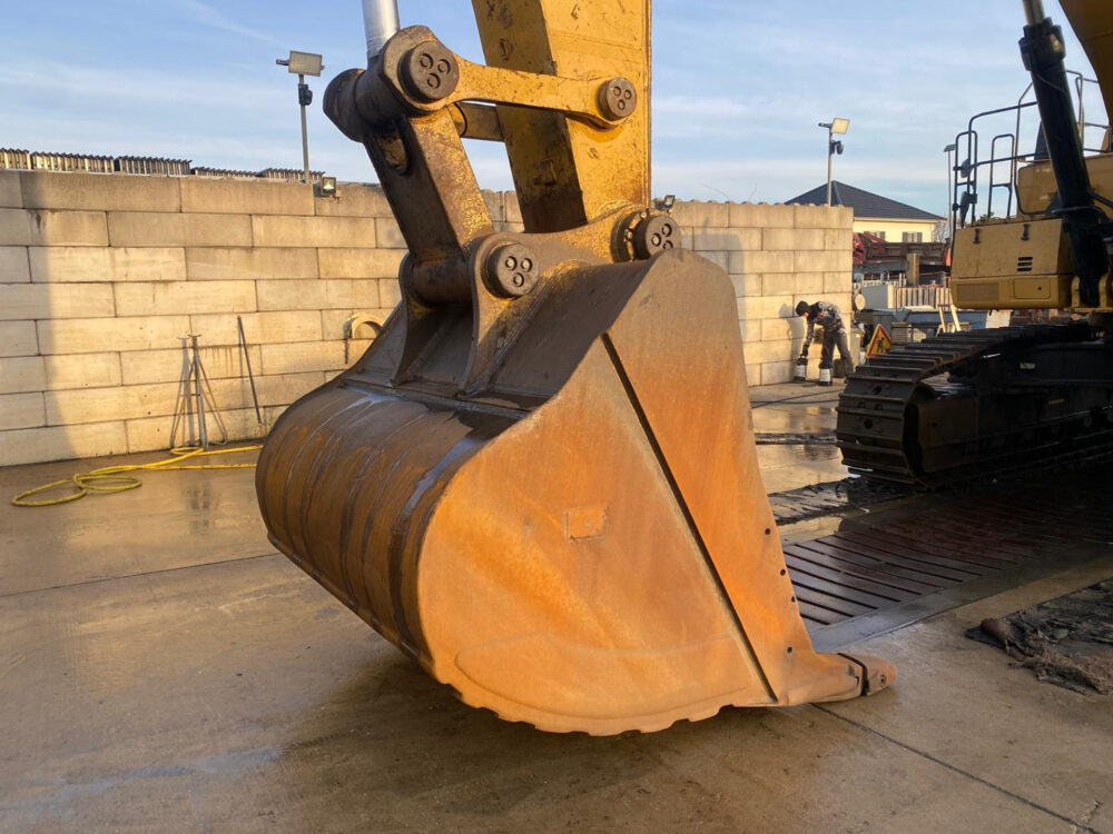 Caterpillar 374F L rupsgraafmachine