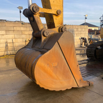 Caterpillar 374F L rupsgraafmachine