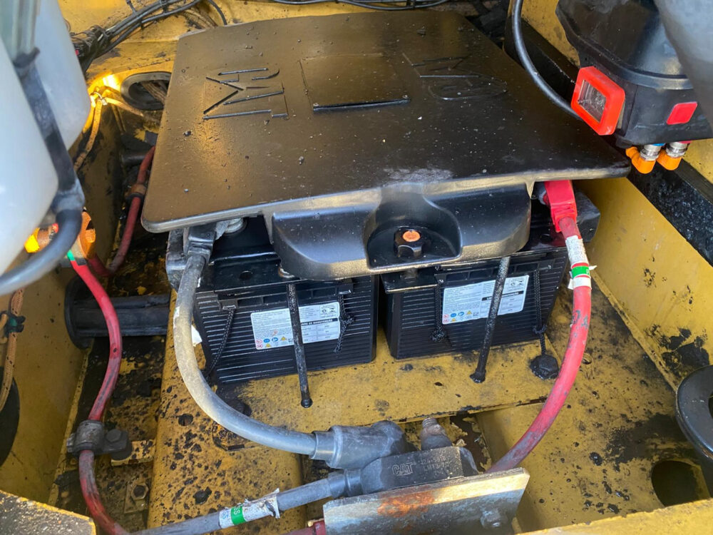 Caterpillar 374F L rupsgraafmachine