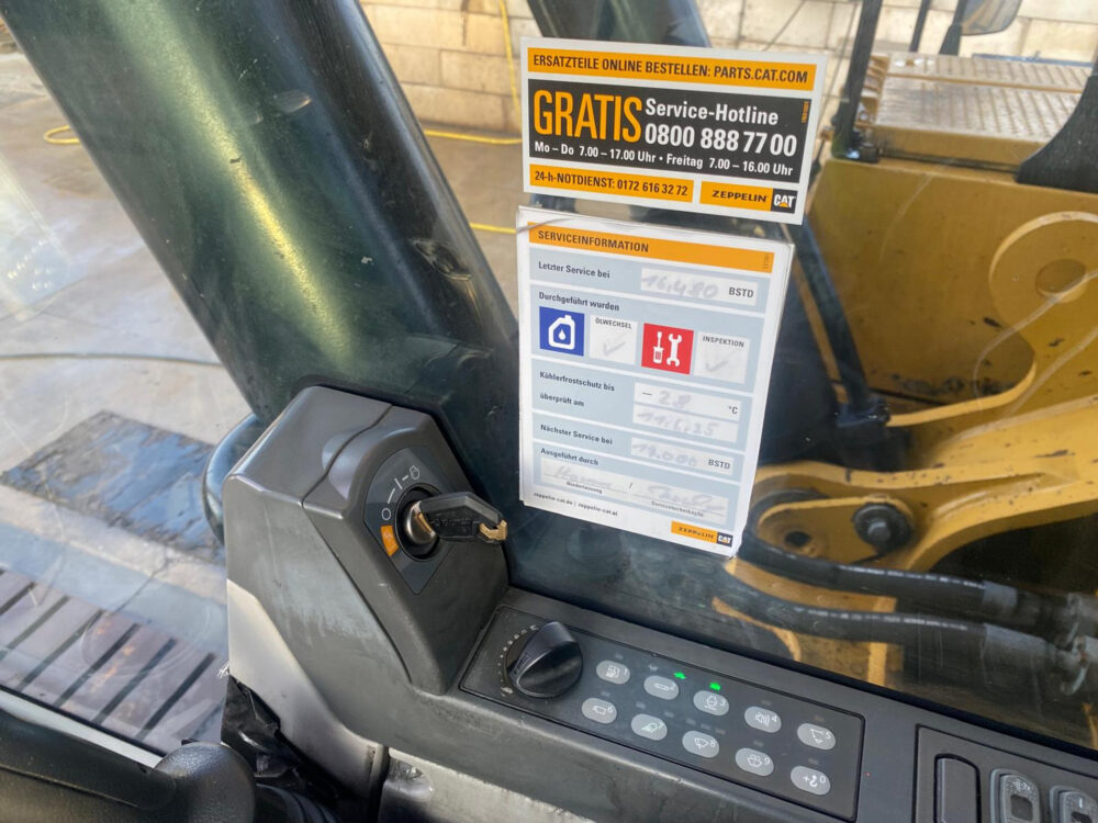 Caterpillar 374F L rupsgraafmachine