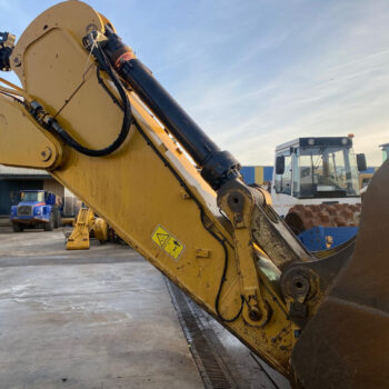 Caterpillar 374F L rupsgraafmachine