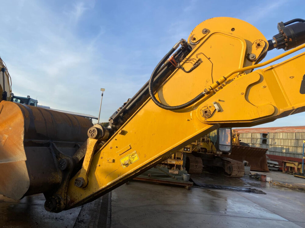 Caterpillar 374F L rupsgraafmachine