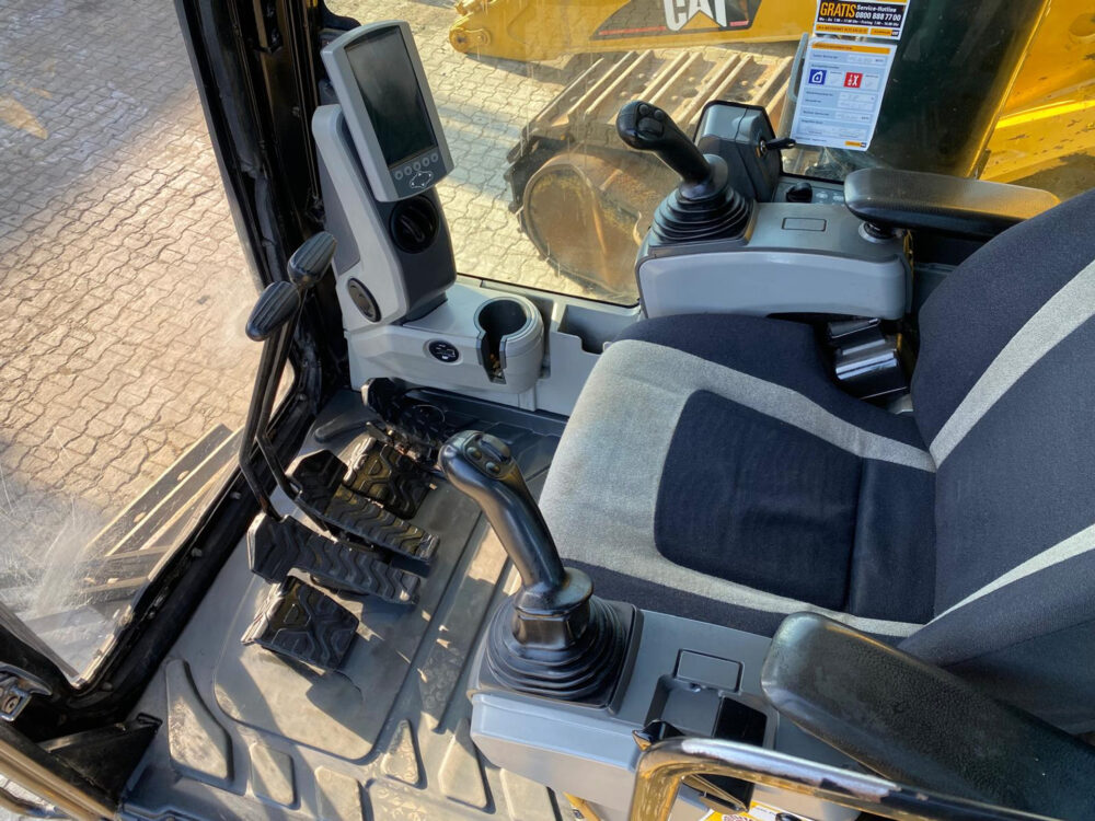 Caterpillar 374F L rupsgraafmachine