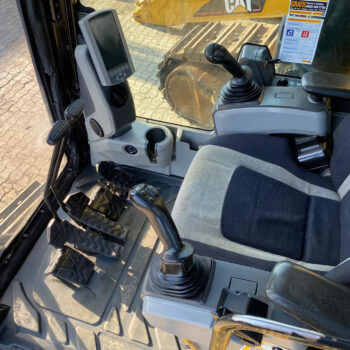 Caterpillar 374F L rupsgraafmachine