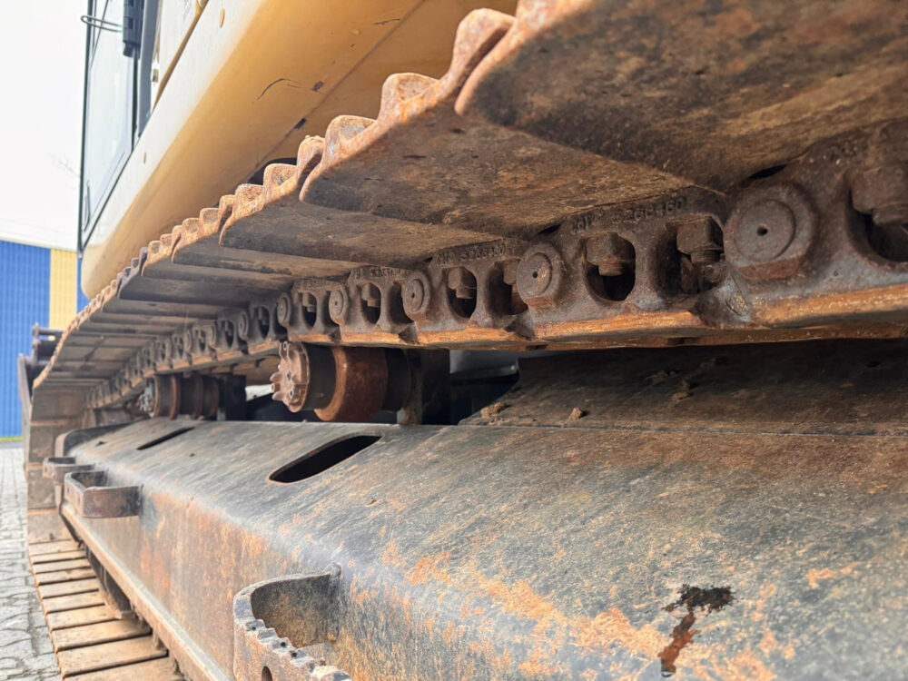 Caterpillar 323 07B rupsgraafmachine