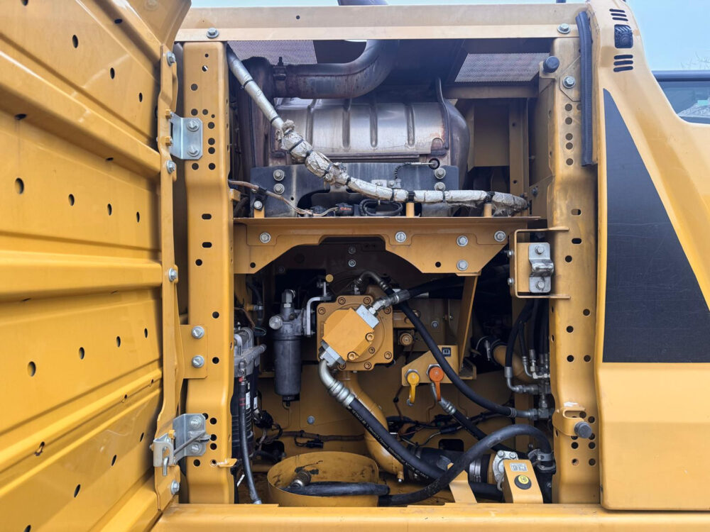 Caterpillar 323 07B rupsgraafmachine