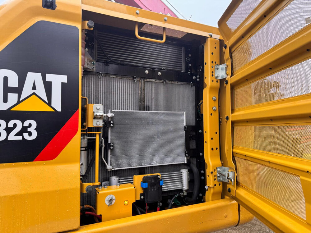 Caterpillar 323 07B rupsgraafmachine