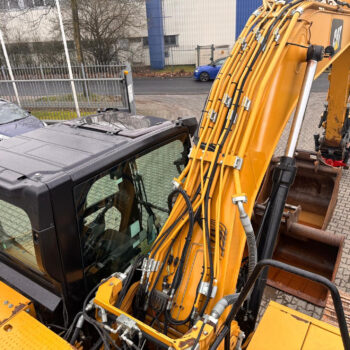 Caterpillar 323 07B rupsgraafmachine