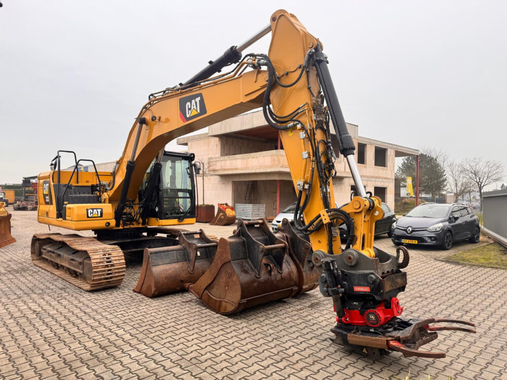 Caterpillar 323 07B rupsgraafmachine