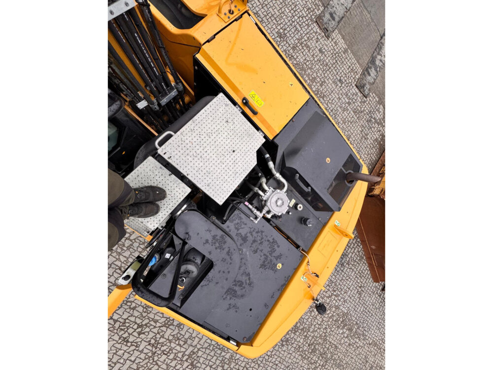 Caterpillar M320F mobiele graafmachine