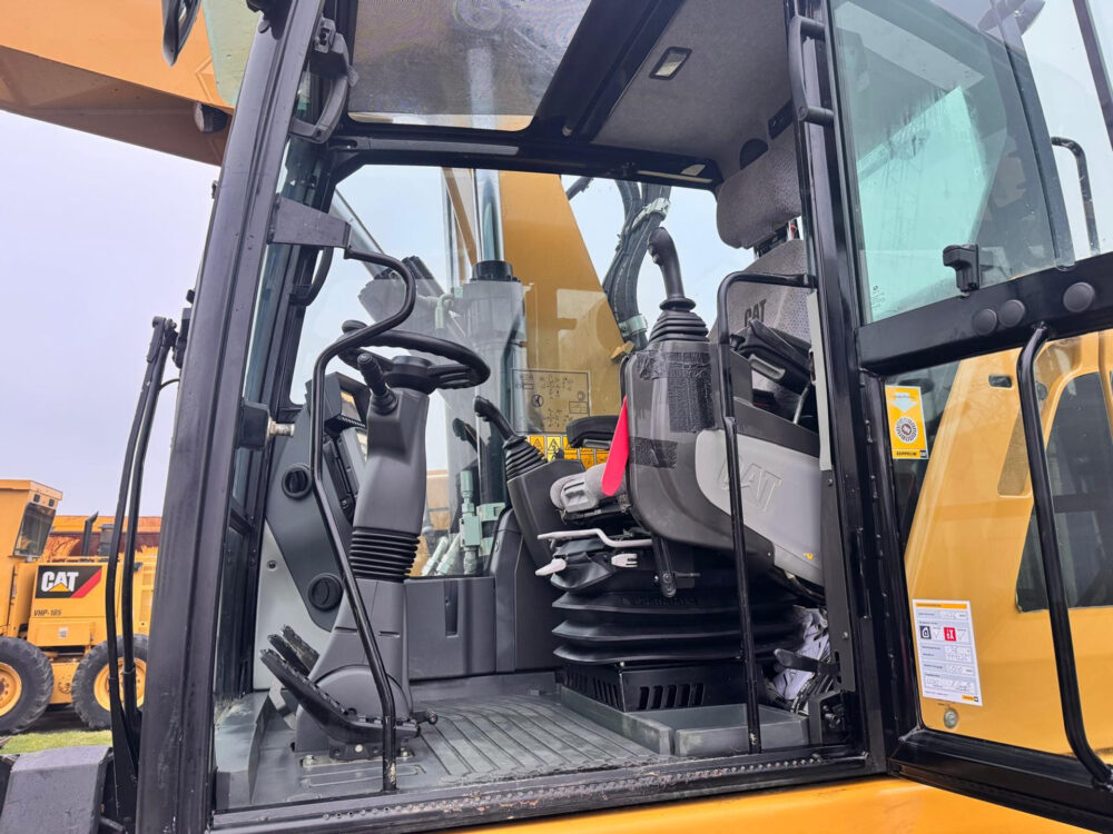 Caterpillar M320F mobiele graafmachine