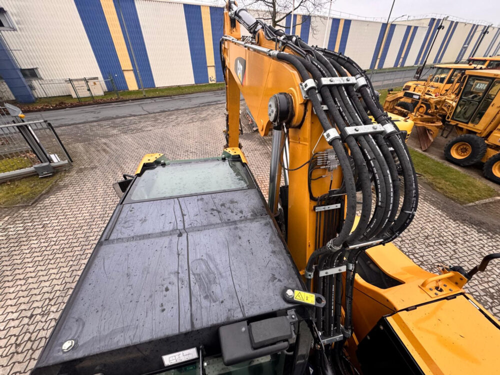 Caterpillar M320F mobiele graafmachine