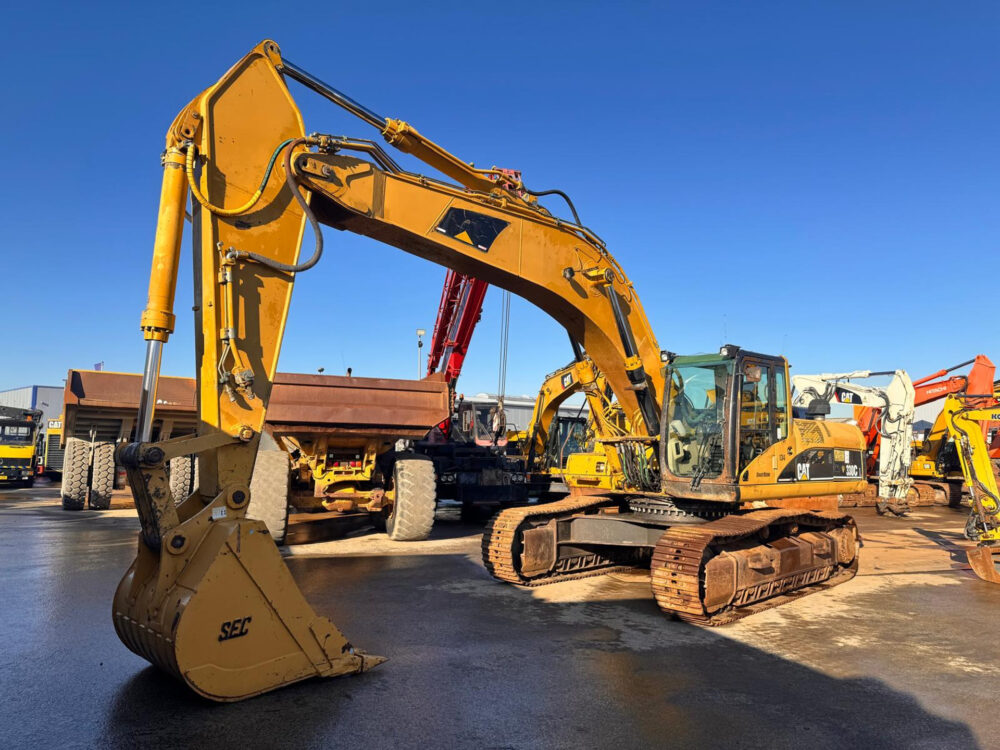 Caterpillar 330 C rupsgraafmachine