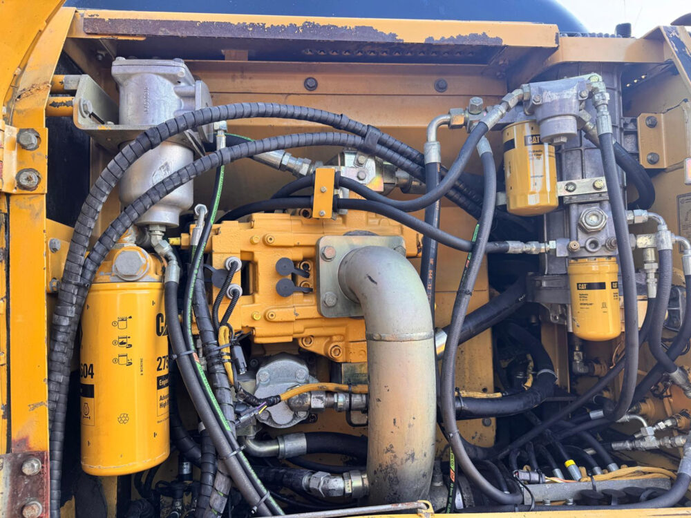 Caterpillar 330 C rupsgraafmachine
