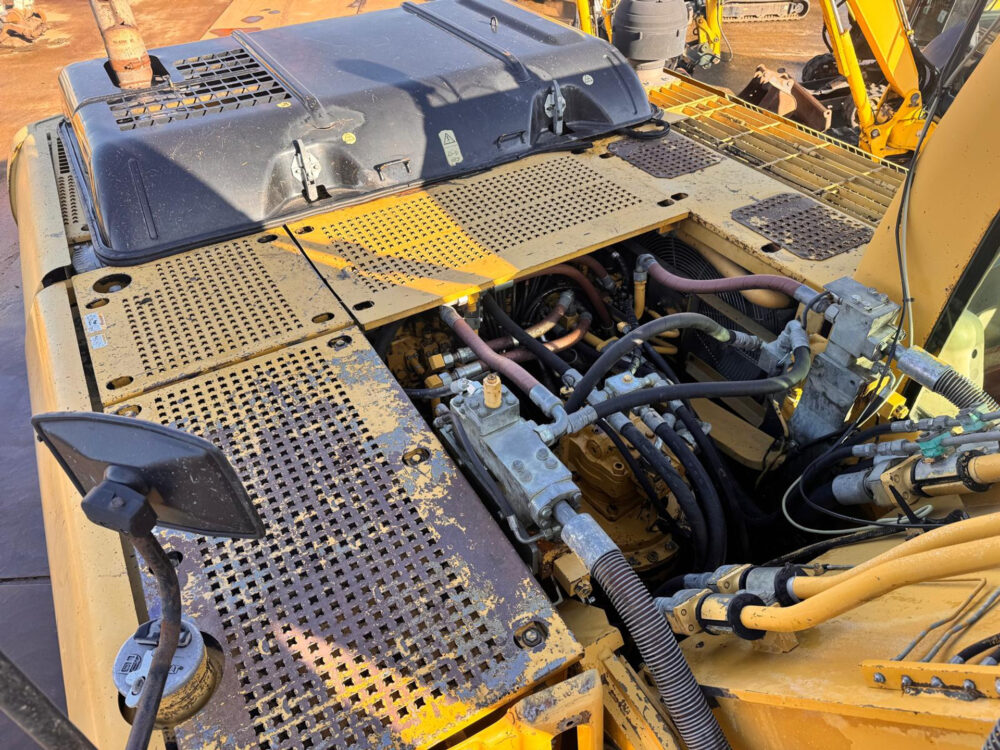Caterpillar 330 C rupsgraafmachine