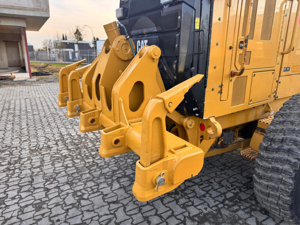 Caterpillar 140M grader