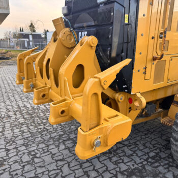 Caterpillar 140M grader