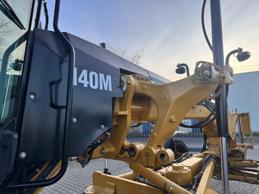 Caterpillar 140M grader