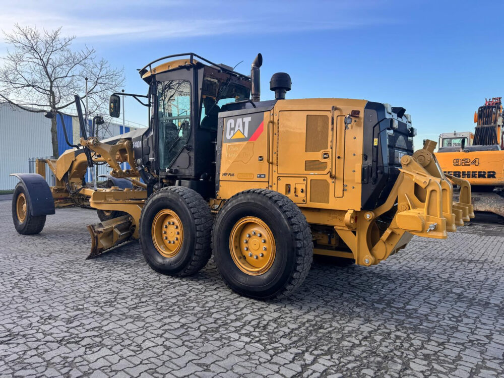 Caterpillar 140M grader