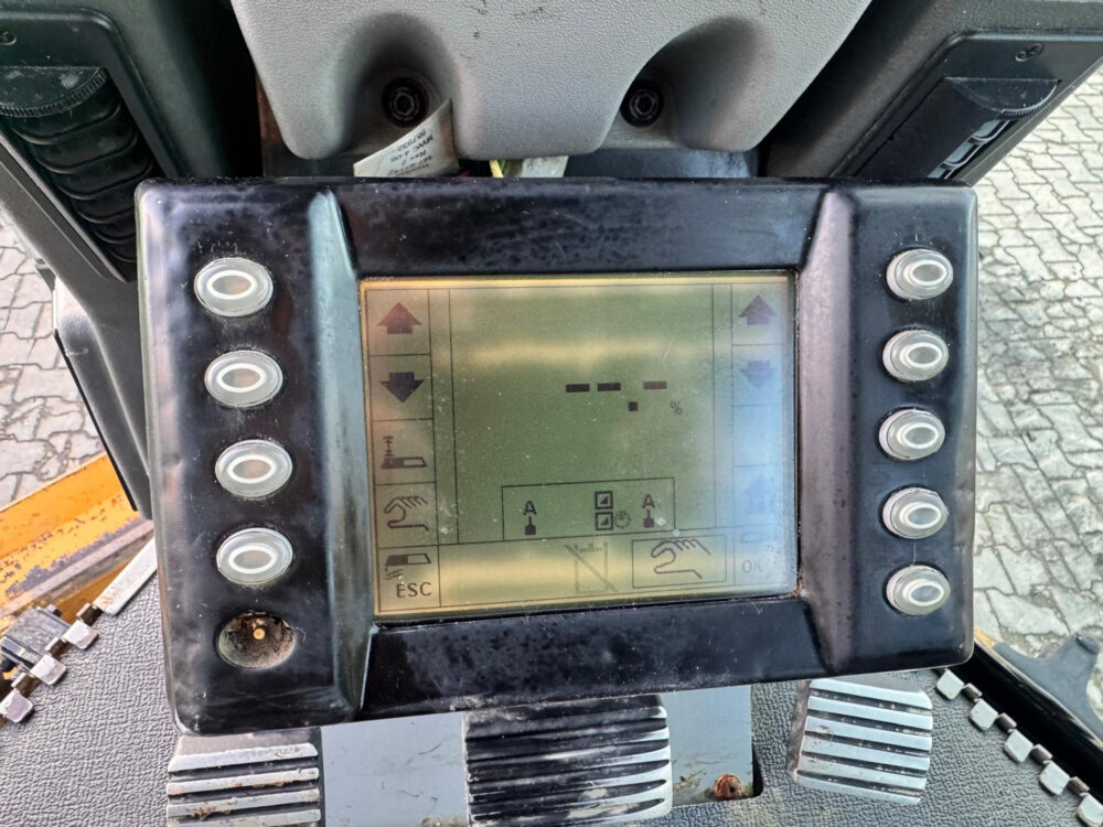 Caterpillar 140M grader