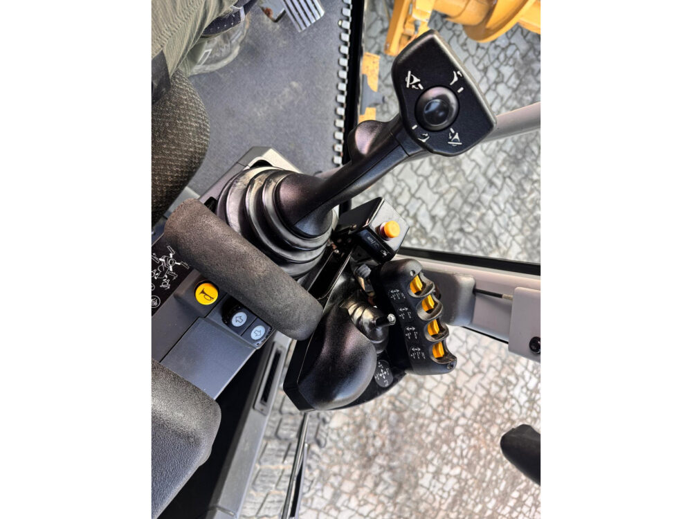 Caterpillar 140M grader