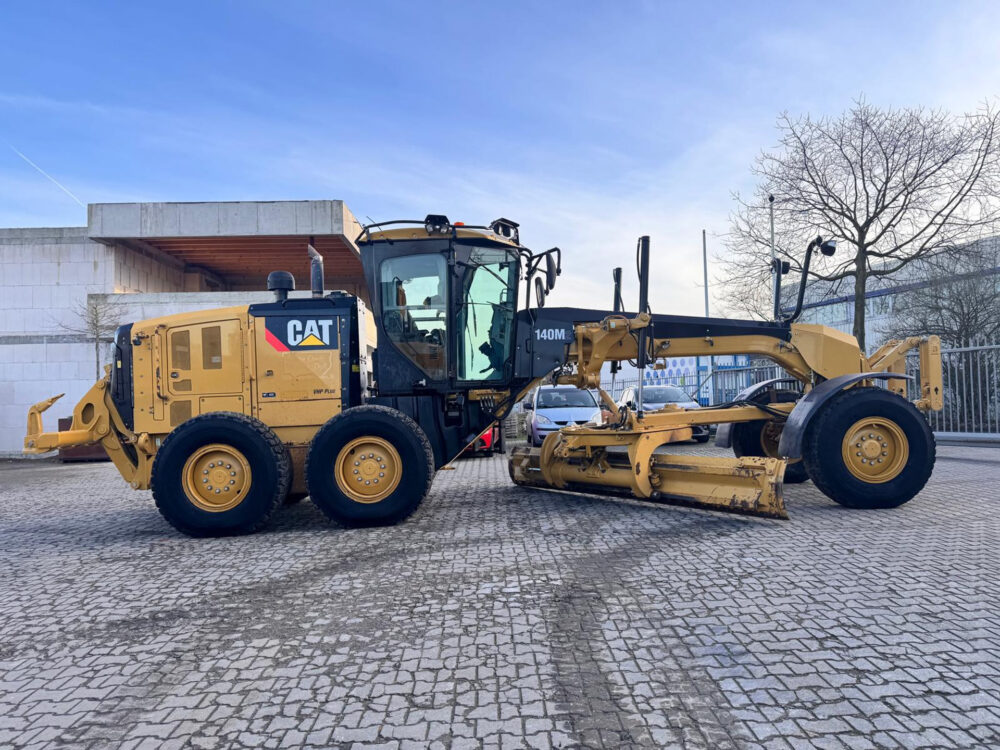 Caterpillar 140M grader