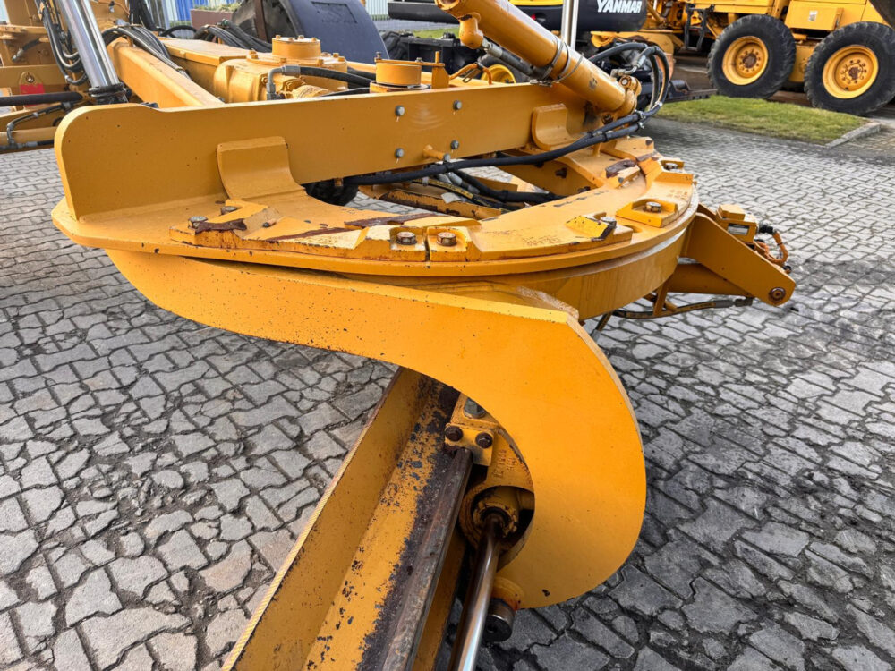 Caterpillar 140M grader