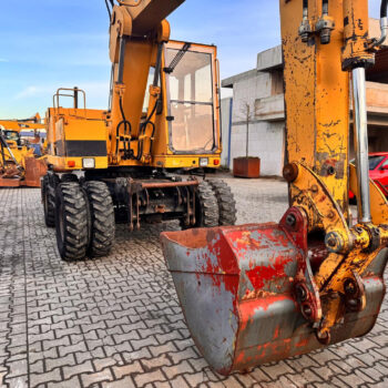 Caterpillar 206-B mobiele graafmachine