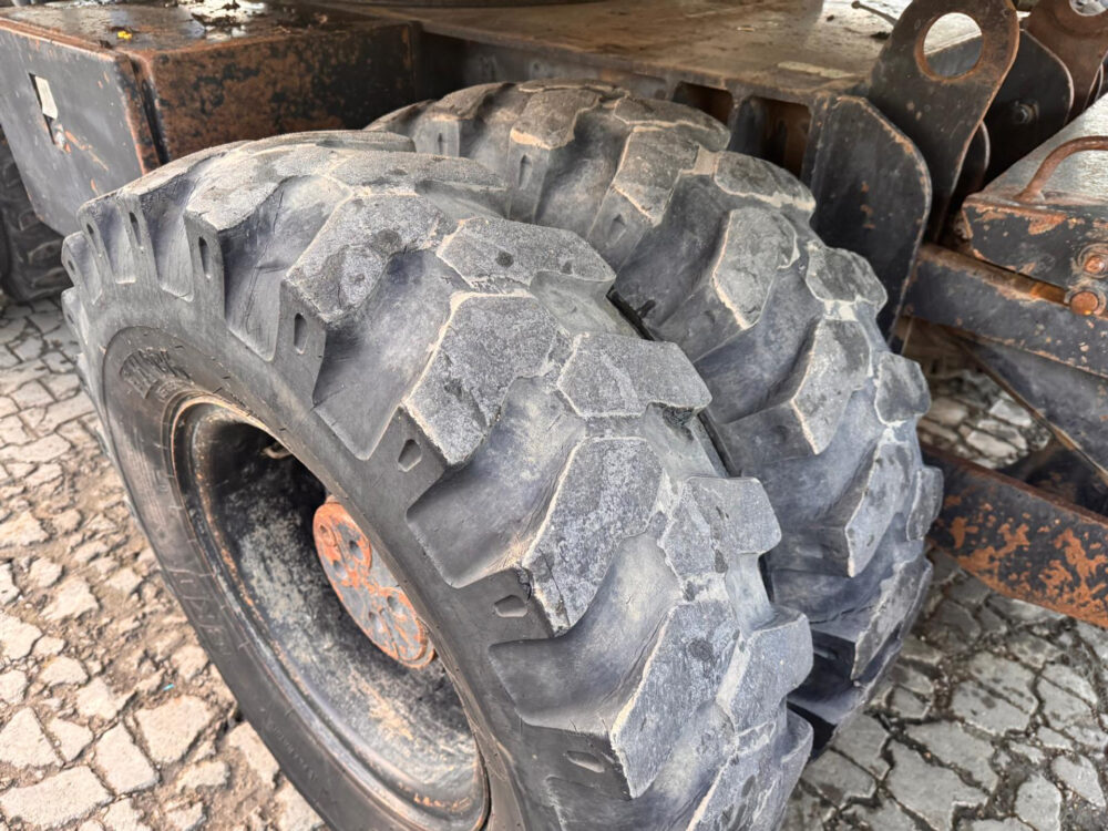 Caterpillar 206-B mobiele graafmachine