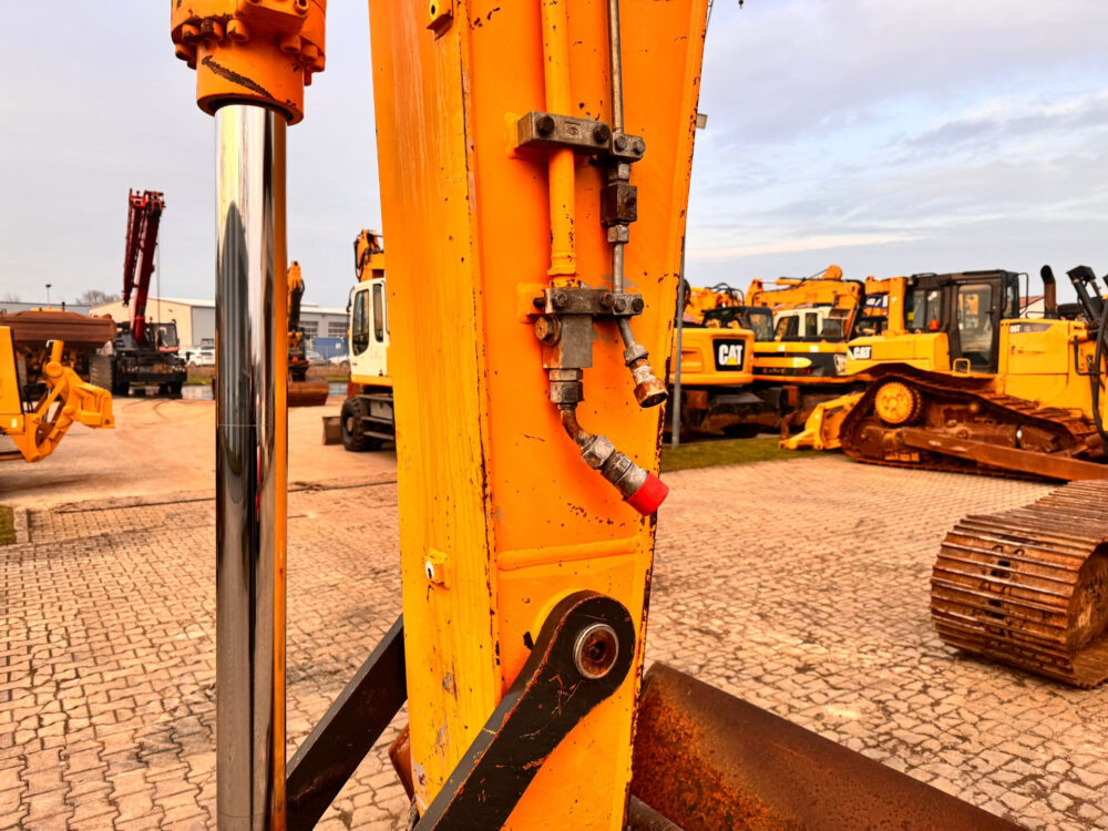 Hyundai R 210 LC-7 rupsgraafmachine