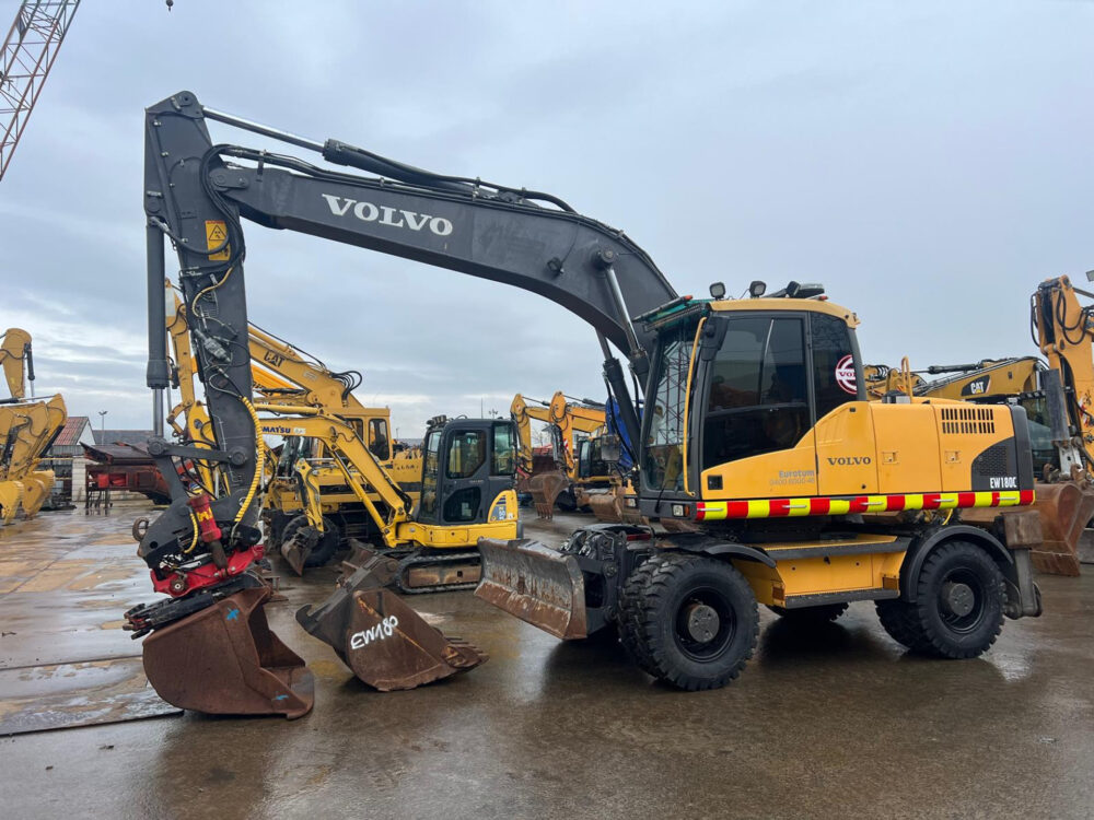 Volvo EW180 C mobiele graafmachine