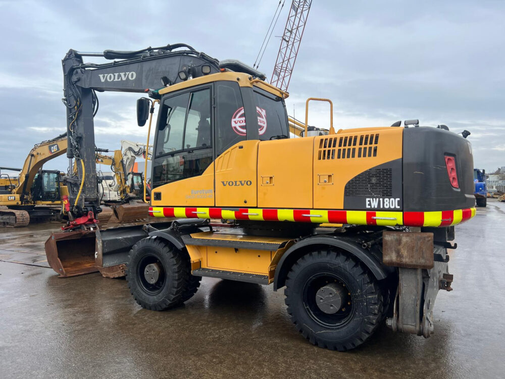 Volvo EW180 C mobiele graafmachine