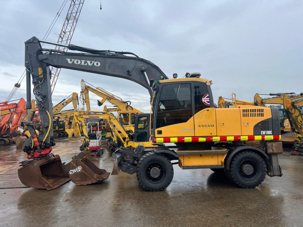 Volvo EW180 C mobiele graafmachine
