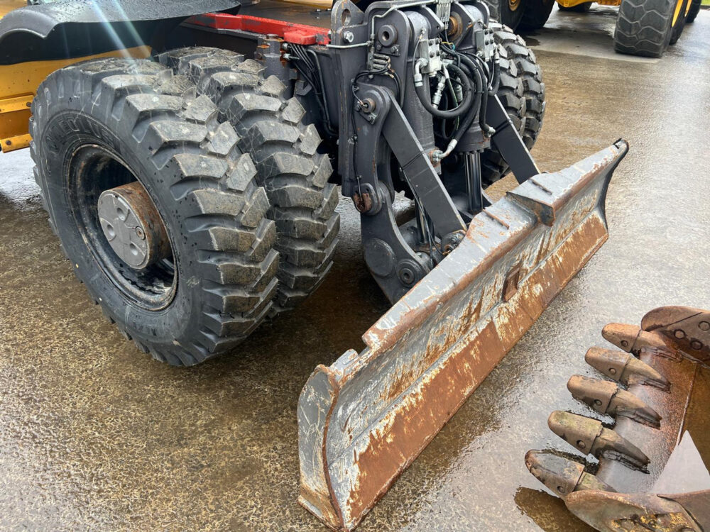 Volvo EW180 C mobiele graafmachine