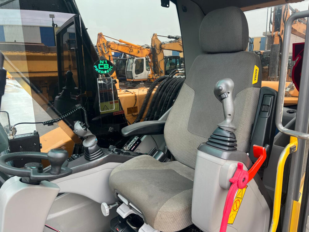 Volvo EW180 C mobiele graafmachine