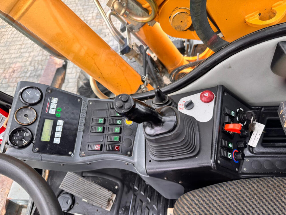 Liebherr A314 litro mobiele graafmachine