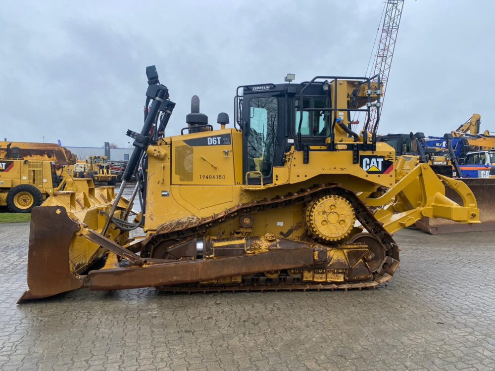 Caterpillar D6T XL rupsdozer