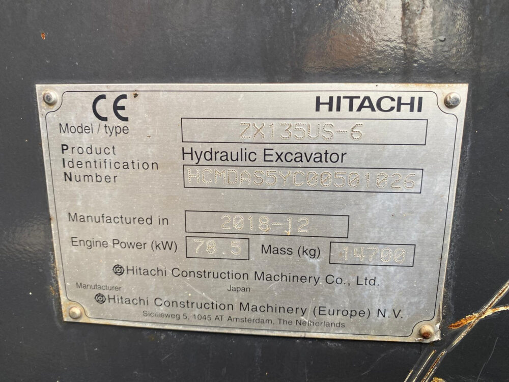 Hitachi ZX135 US-6 3 buckets + hammer