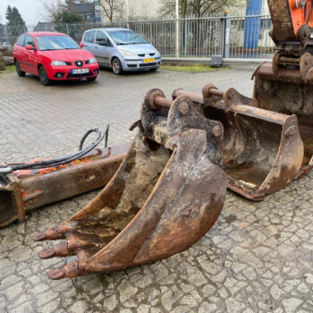 Hitachi ZX135 US-6 3 buckets + hammer