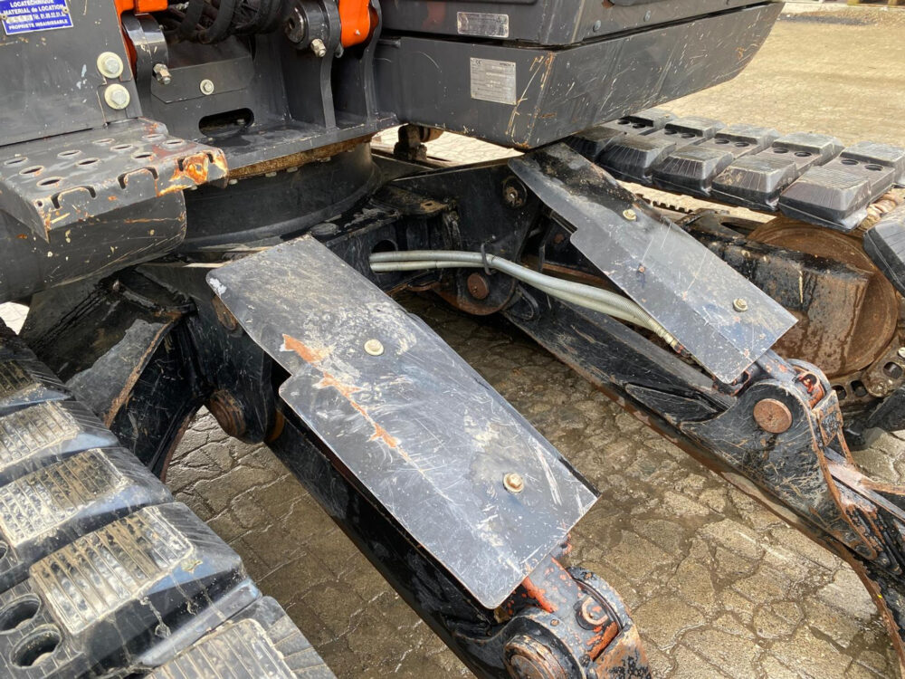 Hitachi ZX135 US-6 3 buckets + hammer