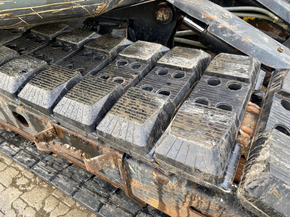 Hitachi ZX135 US-6 3 buckets + hammer