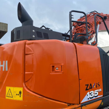 Hitachi ZX135 US-6 3 buckets + hammer