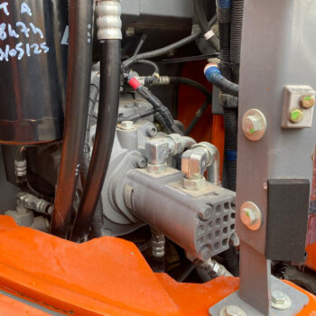 Hitachi ZX135 US-6 3 buckets + hammer