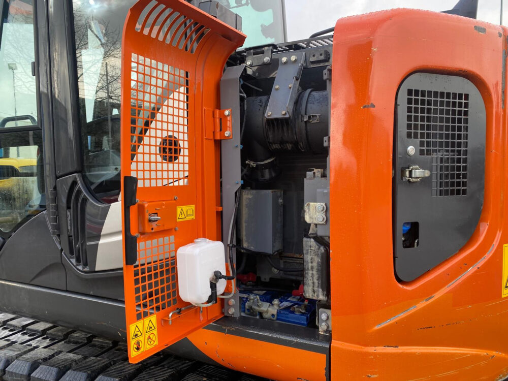 Hitachi ZX135 US-6 3 buckets + hammer