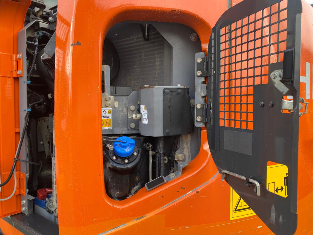 Hitachi ZX135 US-6 3 buckets + hammer