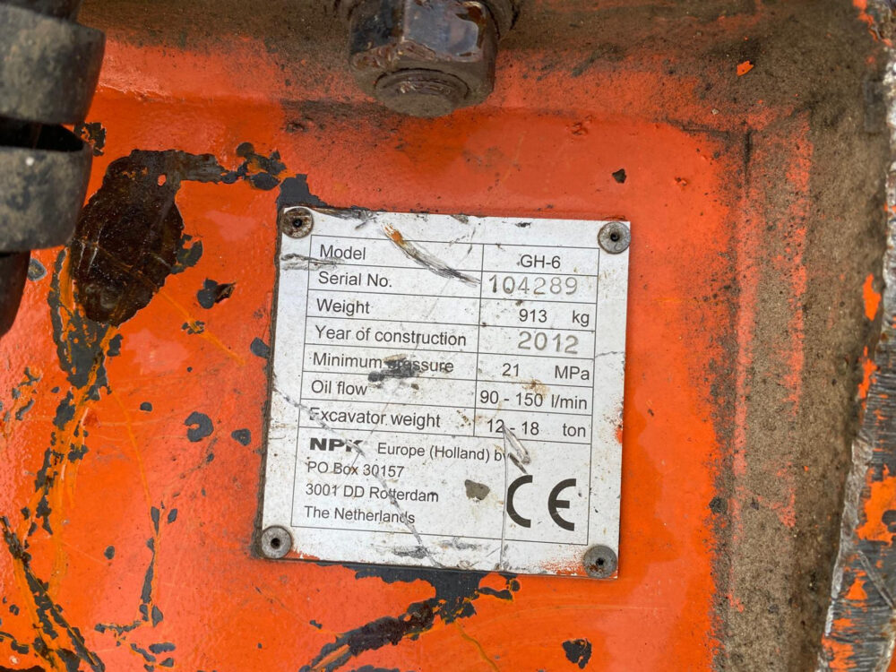 Hitachi ZX135 US-6 3 buckets + hammer